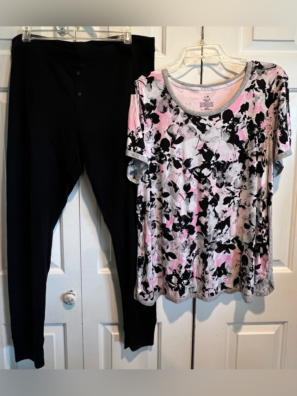 2 Pc pJ Set 🩷🖤 Pink & Black Short Sl Top & Black Full-Length Pants